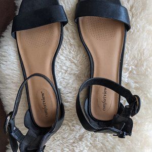 Ankle Strap Zip-Back Sandal, black